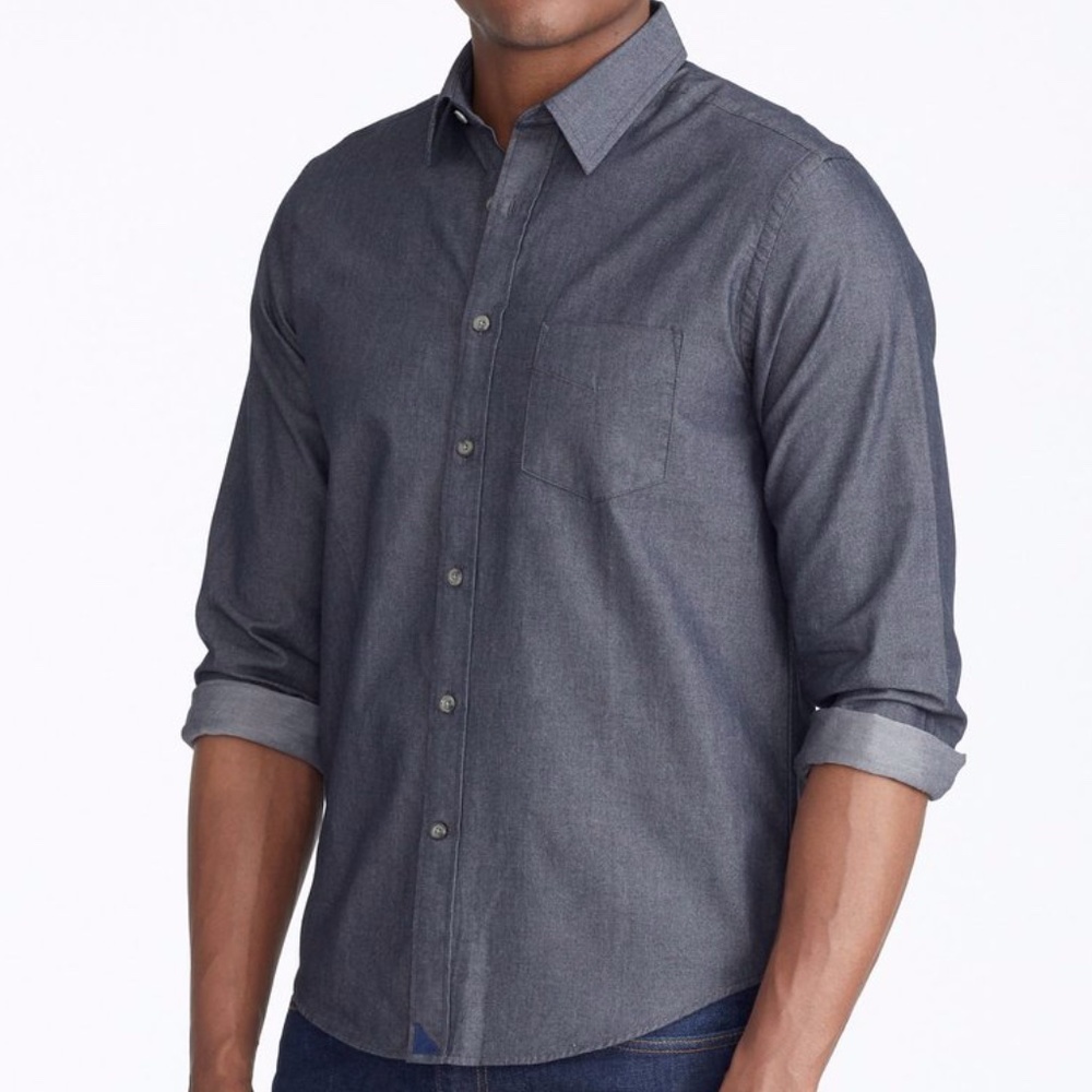 UNTUCKIT Casablanca Chambray Button-Up Shirt NWOT/L